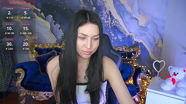 EliseVelour online show from April 7, 2026, 12:05 pm