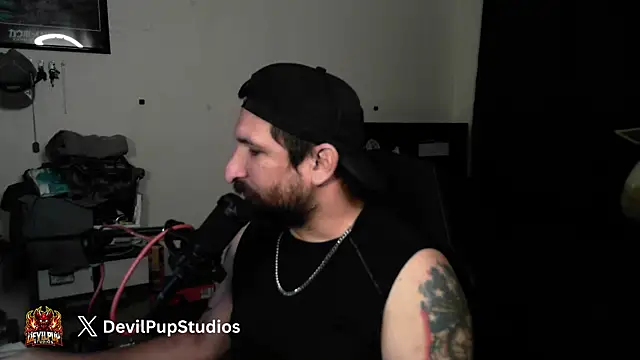 Snapshot of DevilPup75_ chatting on August 3, 2026, 9:04 am DevilPup75 online show from August 3, 2026, 9:04 am