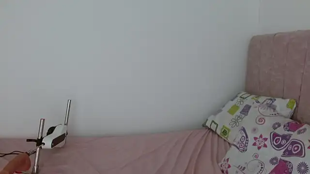 Snapshot of Tiiana chatting on July 15, 2026, 9:09 pm Tiiana online show from July 15, 2026, 9:09 pm