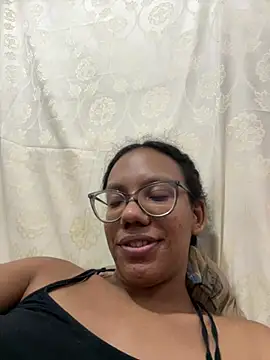 Valen1800 online show from July 4, 2026, 1:45 am