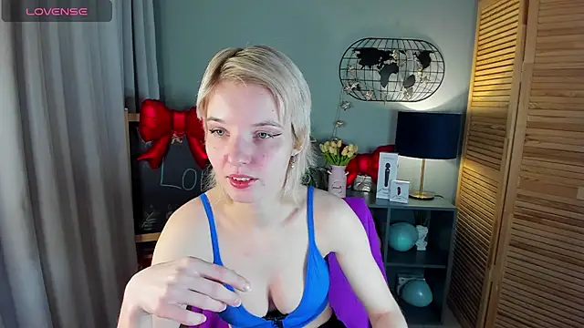 Snapshot of Madelaineses chatting on February 22, 2026, 8:57 am Madelaineses online show from February 22, 2026, 8:57 am