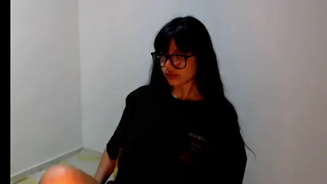 Snapshot of meganmiauu chatting on June 21, 2026, 12:19 pm meganmiauu online show from June 21, 2026, 12:19 pm