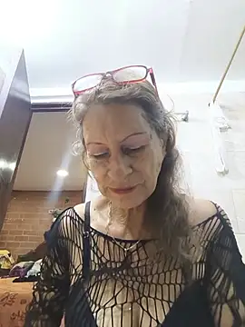 Snapshot of MaryeLunna chatting on July 8, 2026, 11:37 am MaryeLunna online show from July 8, 2026, 11:37 am
