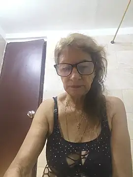 Snapshot of MaryeLunna chatting on August 5, 2026, 11:13 am MaryeLunna online show from August 5, 2026, 11:13 am