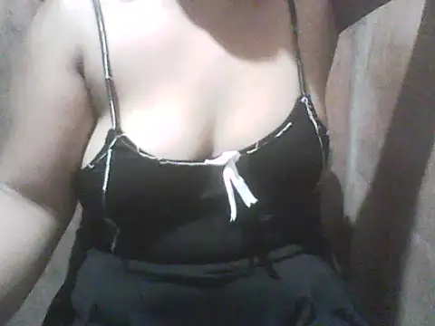 Azrielxx05 online show from September 26, 2025, 4:44 pm