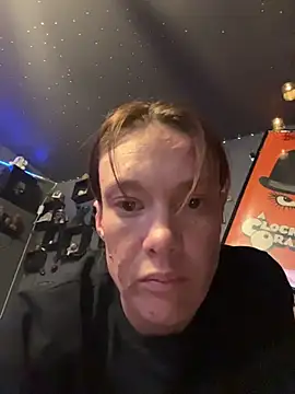 bratlipss online show from March 28, 2026, 7:52 am