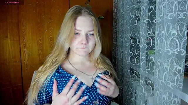 AlinaMors online show from December 18, 2025, 9:10 pm