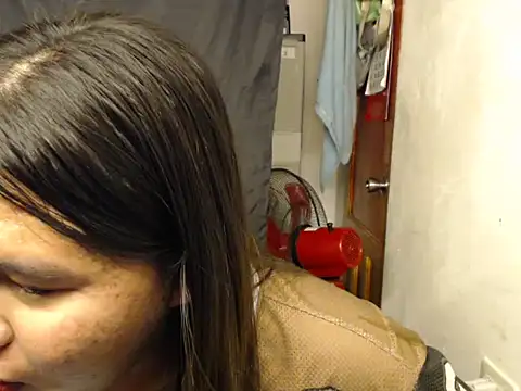 pinay tynee online show from November 20, 2025, 4:51 pm