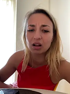 Snapshot of Celine_charme chatting on September 21, 2025, 3:02 pm Celine charme online show from September 21, 2025, 3:02 pm