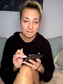 Snapshot of Celine_charme chatting on September 23, 2025, 11:02 am Celine charme online show from September 23, 2025, 11:02 am