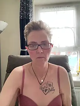 Curvy-Jinx online show from February 6, 2026, 8:29 am