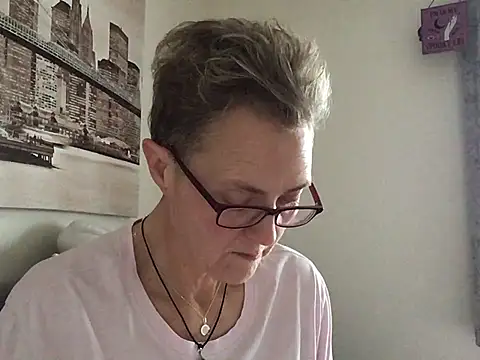 Curvy-Jinx online show from February 9, 2026, 8:40 am