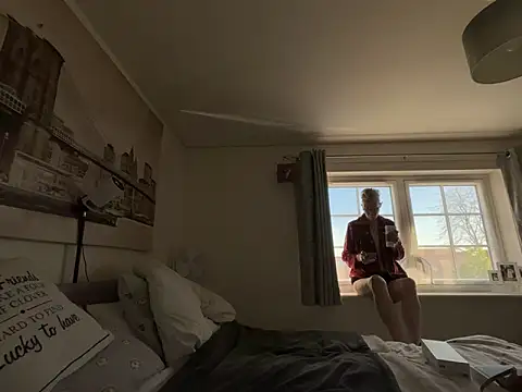 Curvy-Jinx online show from April 14, 2026, 7:36 am