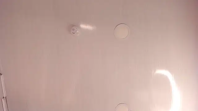 mia kisses2 online show from March 21, 2026, 8:19 am