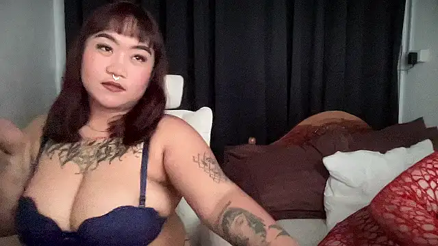 Snapshot of Bella_Bumzyyy chatting on November 12, 2025, 6:47 am Bella Bumzyyy online show from November 12, 2025, 6:47 am