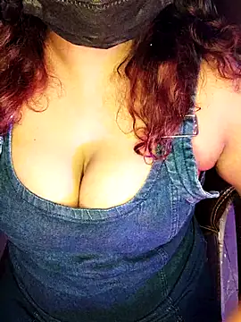 darling devil online show from November 25, 2025, 5:35 pm