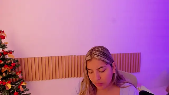 OliviaSweett online show from December 20, 2025, 4:47 pm