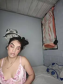 Snapshot of Bigtiti01 chatting on April 21, 2026, 8:01 pm Bigtiti01 online show from April 21, 2026, 8:01 pm