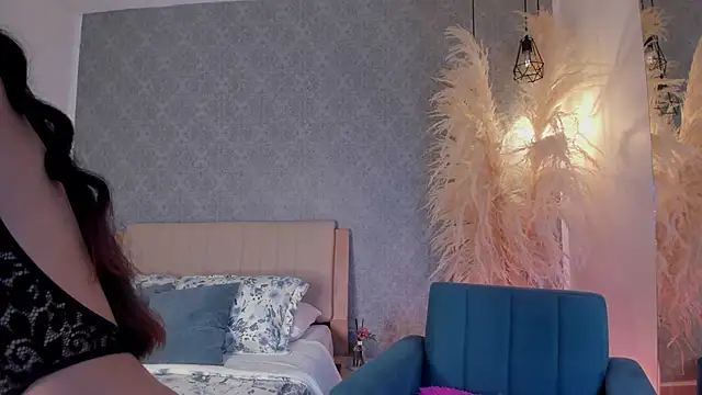 MelanyOconner online show from March 10, 2026, 3:28 pm