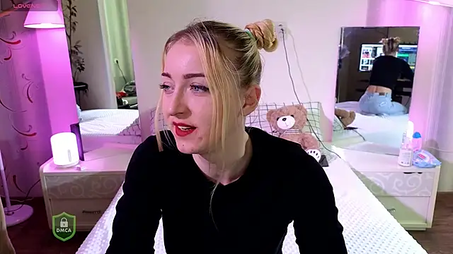 Snapshot of space_danger chatting on January 17, 2026, 10:20 am space danger online show from January 17, 2026, 10:20 am