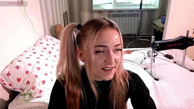 Snapshot of space_danger chatting on March 22, 2026, 7:01 am space danger online show from March 22, 2026, 7:01 am