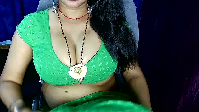 QUEEN SAKHI- online show from June 3, 2026, 1:52 am
