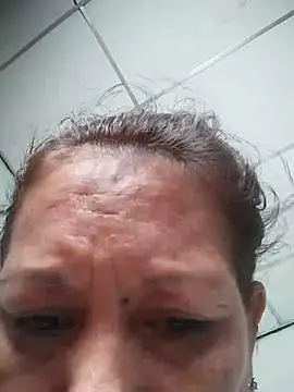 marinita13 online show from November 12, 2025, 4:51 pm