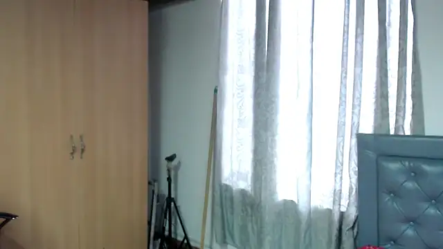 sarah aguilar online show from April 14, 2026, 2:34 pm