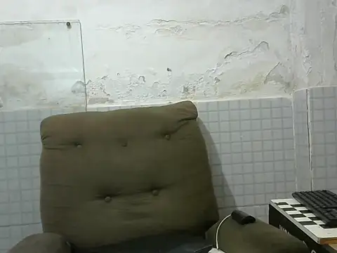 Snapshot of morenomascarado17 chatting on October 13, 2025, 12:21 am morenomascarado17 online show from October 13, 2025, 12:21 am