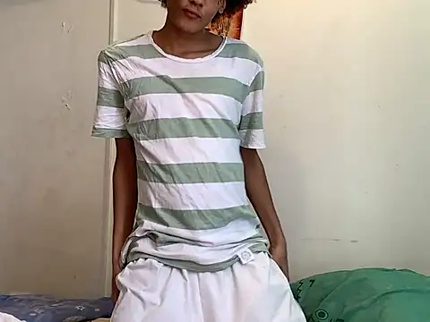 Snapshot of Max_Rain chatting on July 7, 2026, 6:45 pm Max Rain online show from July 7, 2026, 6:45 pm