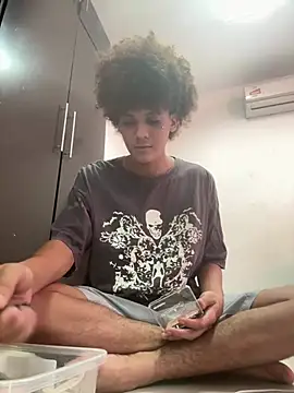 Snapshot of Max_Rain chatting on July 13, 2026, 9:28 pm Max Rain online show from July 13, 2026, 9:28 pm