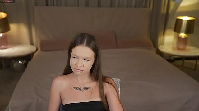 Snapshot of Claire_Dreams chatting on October 8, 2025, 2:25 pm Claire Dreams online show from October 8, 2025, 2:25 pm