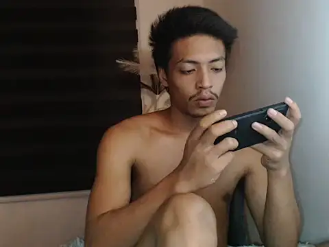 Snapshot of trans_69_ chatting on October 3, 2025, 7:00 pm trans 69  online show from October 3, 2025, 7:00 pm