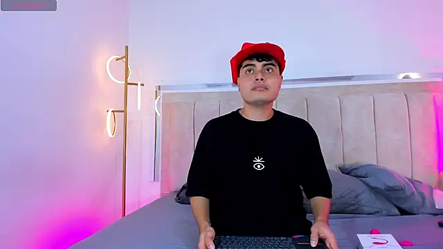 Molly sweetlove online show from December 4, 2025, 7:11 pm