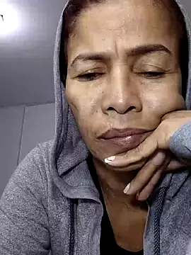 Snapshot of Merybeks chatting on February 13, 2026, 10:33 am Merybeks online show from February 13, 2026, 10:33 am