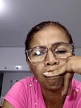 Snapshot of Merybeks chatting on February 24, 2026, 10:35 am Merybeks online show from February 24, 2026, 10:35 am