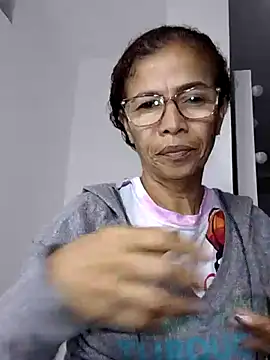 Snapshot of Merybeks chatting on March 5, 2026, 10:33 am Merybeks online show from March 5, 2026, 10:33 am