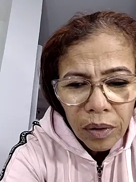 Snapshot of Merybeks chatting on March 17, 2026, 10:29 am Merybeks online show from March 17, 2026, 10:29 am