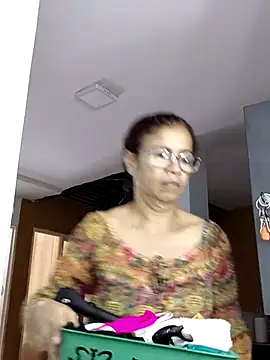 Snapshot of Merybeks chatting on April 5, 2026, 10:34 am Merybeks online show from April 5, 2026, 10:34 am