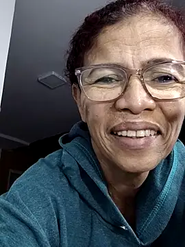 Snapshot of Merybeks chatting on April 7, 2026, 9:43 am Merybeks online show from April 7, 2026, 9:43 am