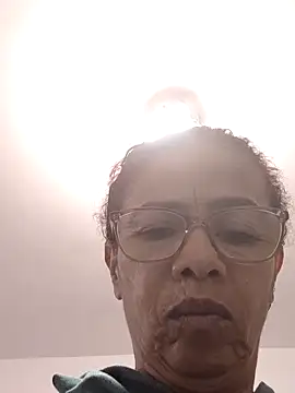 Snapshot of Merybeks chatting on April 11, 2026, 9:35 am Merybeks online show from April 11, 2026, 9:35 am