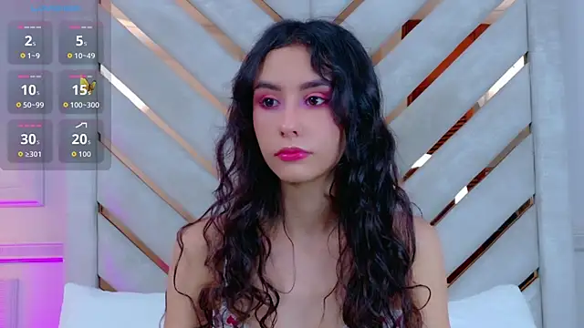 Sarah-Grace online show from November 19, 2025, 2:00 am