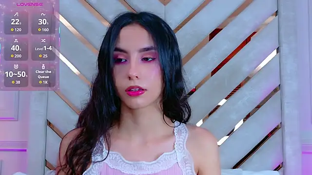 Sarah-Grace online show from December 3, 2025, 2:30 am