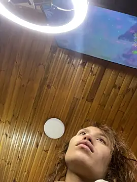 juliana-mancini online show from April 15, 2026, 10:22 am