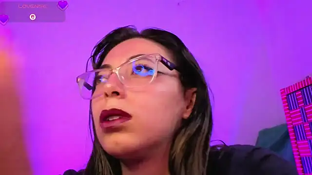 Miranda sexlove  online show from February 18, 2026, 6:59 pm