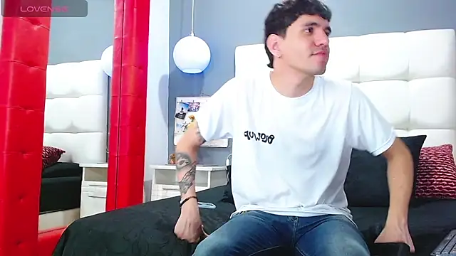 Matteo12  online show from October 30, 2025, 3:08 am