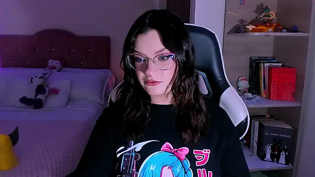 OphelianaRose33 online show from February 23, 2026, 10:18 pm