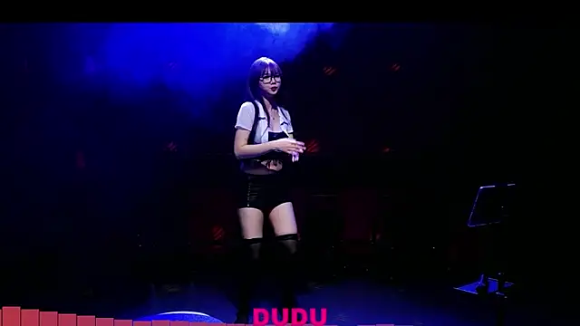 yznt-dudu online show from September 17, 2025, 11:45 am