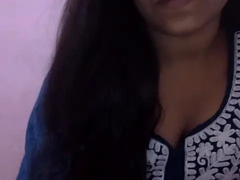 Snapshot of LIYO_ chatting on October 19, 2025, 6:58 am LIYO  online show from October 19, 2025, 6:58 am