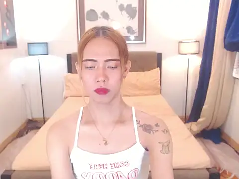 PreciousAmore online show from April 16, 2026, 9:39 pm